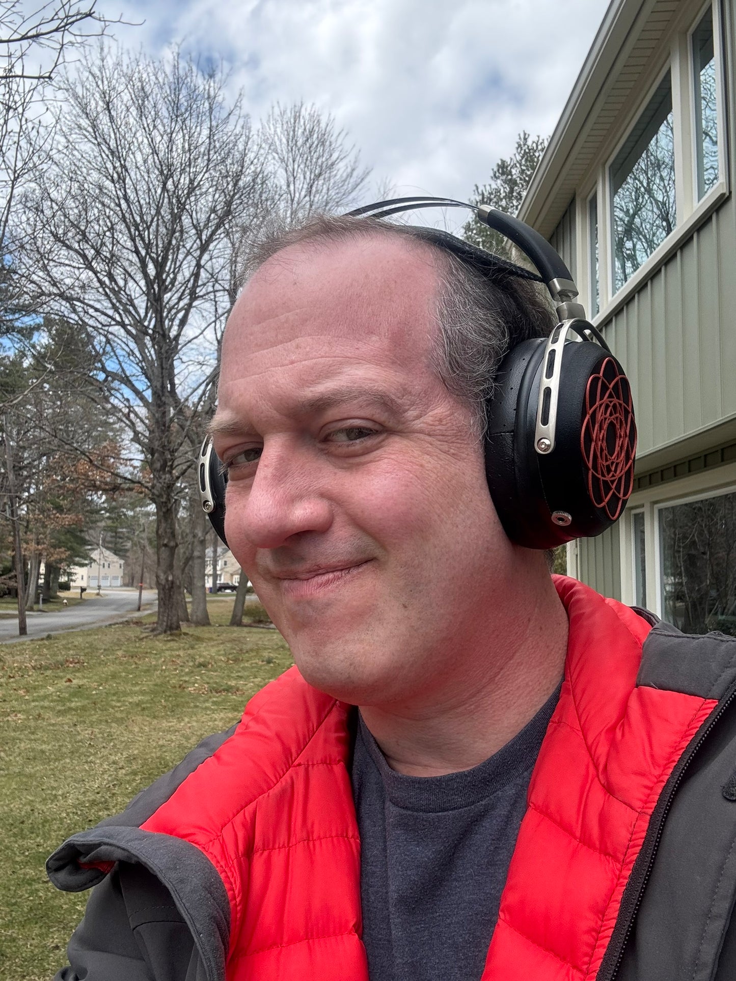 Isotope Closed-Back Headphones